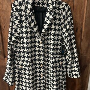 Alice Blue Houndstooth Blazer with Button Detail